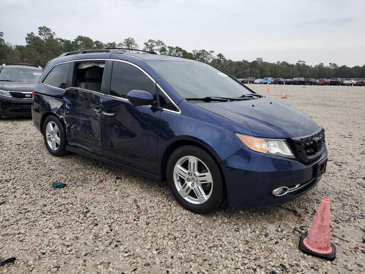 2016 Honda Odyssey VIN 5FNRL5H68GB032825 Copart auction photo, side / minor dent/scratches damage thumbnail 4