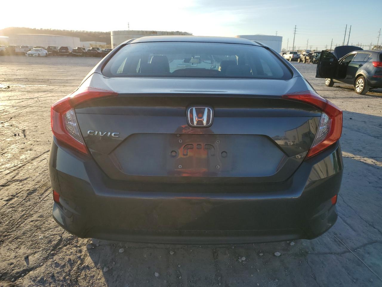 2016 Honda Civic VIN 19XFC2F52GE062632 Copart auction photo, front end / minor dent/scratches damage thumbnail 6