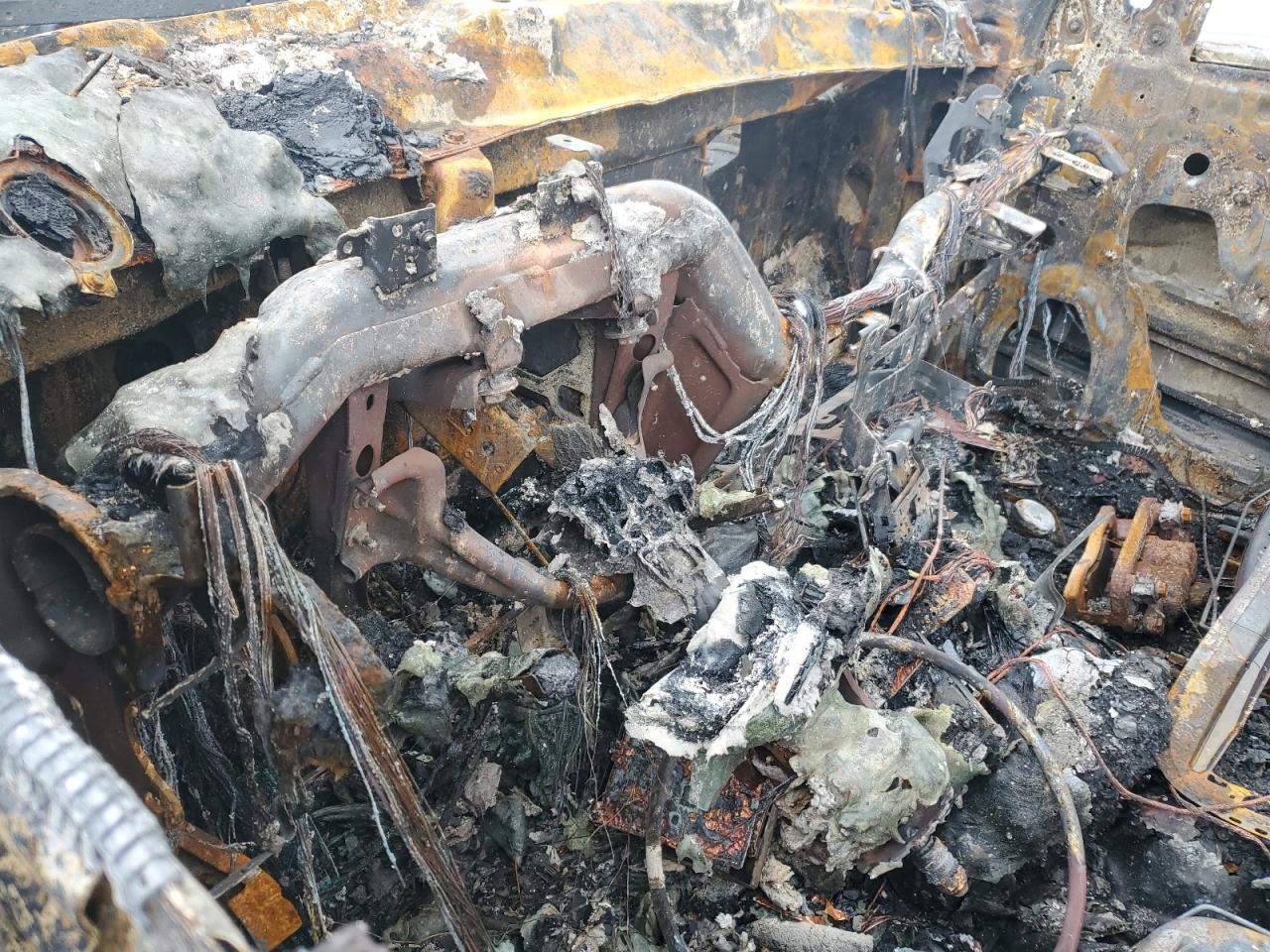 2015 Chevrolet Silverado VIN 3GCUKSEC2FG457438 Copart auction photo, burn damage thumbnail 9