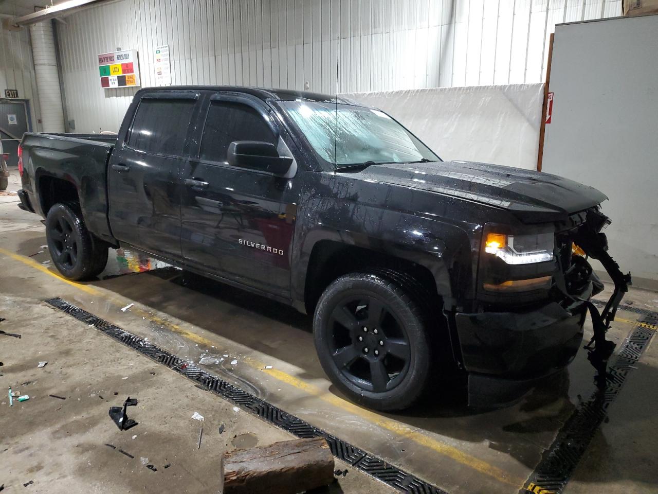 2018 Chevrolet Silverado VIN 3GCUKPEC0JG397441 Copart auction photo, front end / side damage thumbnail 4
