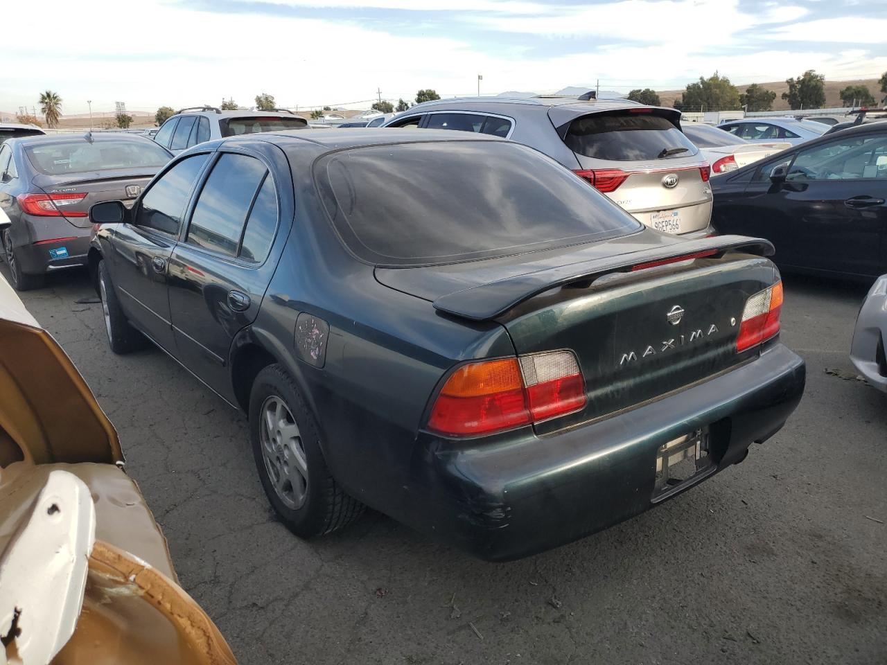 1995 Nissan Maxima VIN JN1CA21D7ST602261 Copart auction photo, vandalism / front end damage thumbnail 2