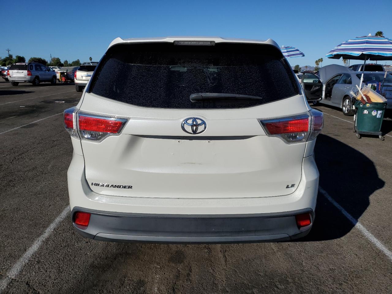 2016 Toyota Highlander VIN 5TDZARFH6GS018872 Copart auction photo, side / minor dent/scratches damage thumbnail 6