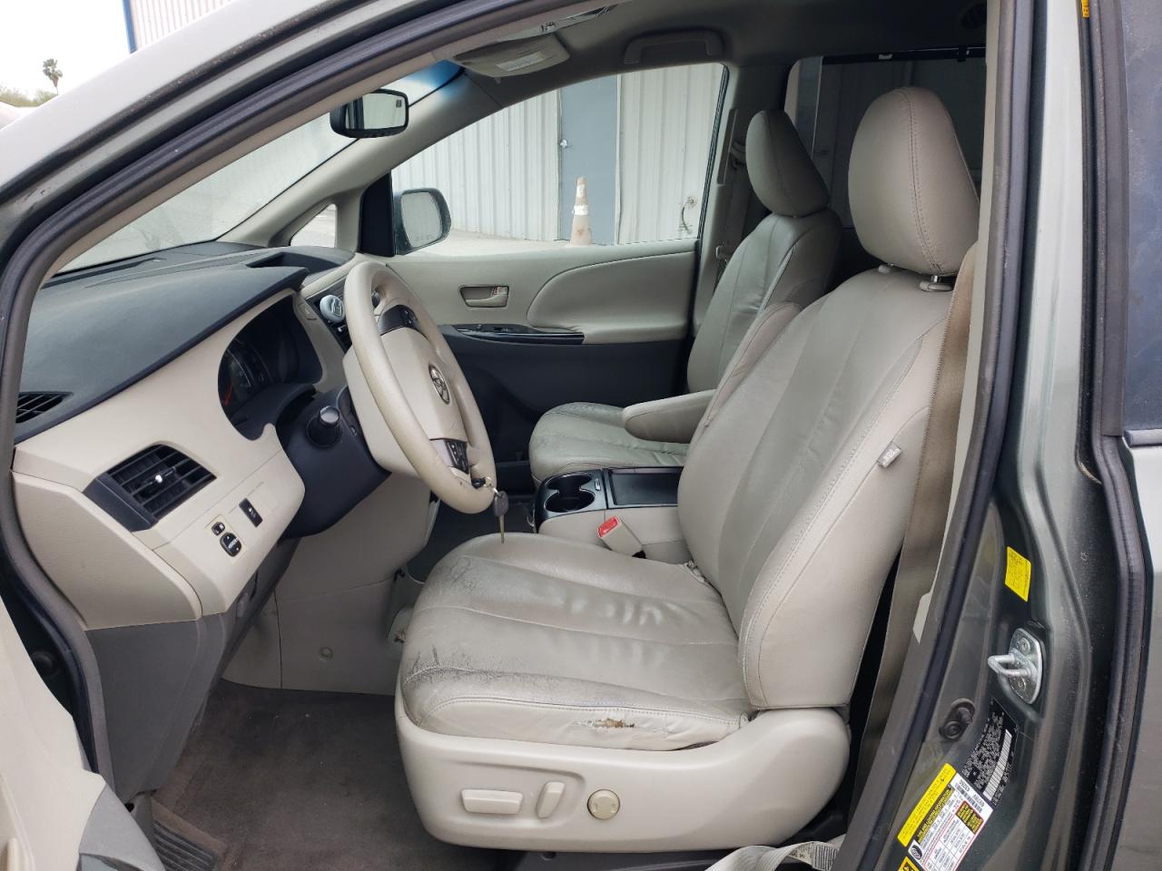2011 Toyota Sienna VIN 5TDKK3DC0BS128442 Copart auction photo, front end / minor dent/scratches damage thumbnail 7