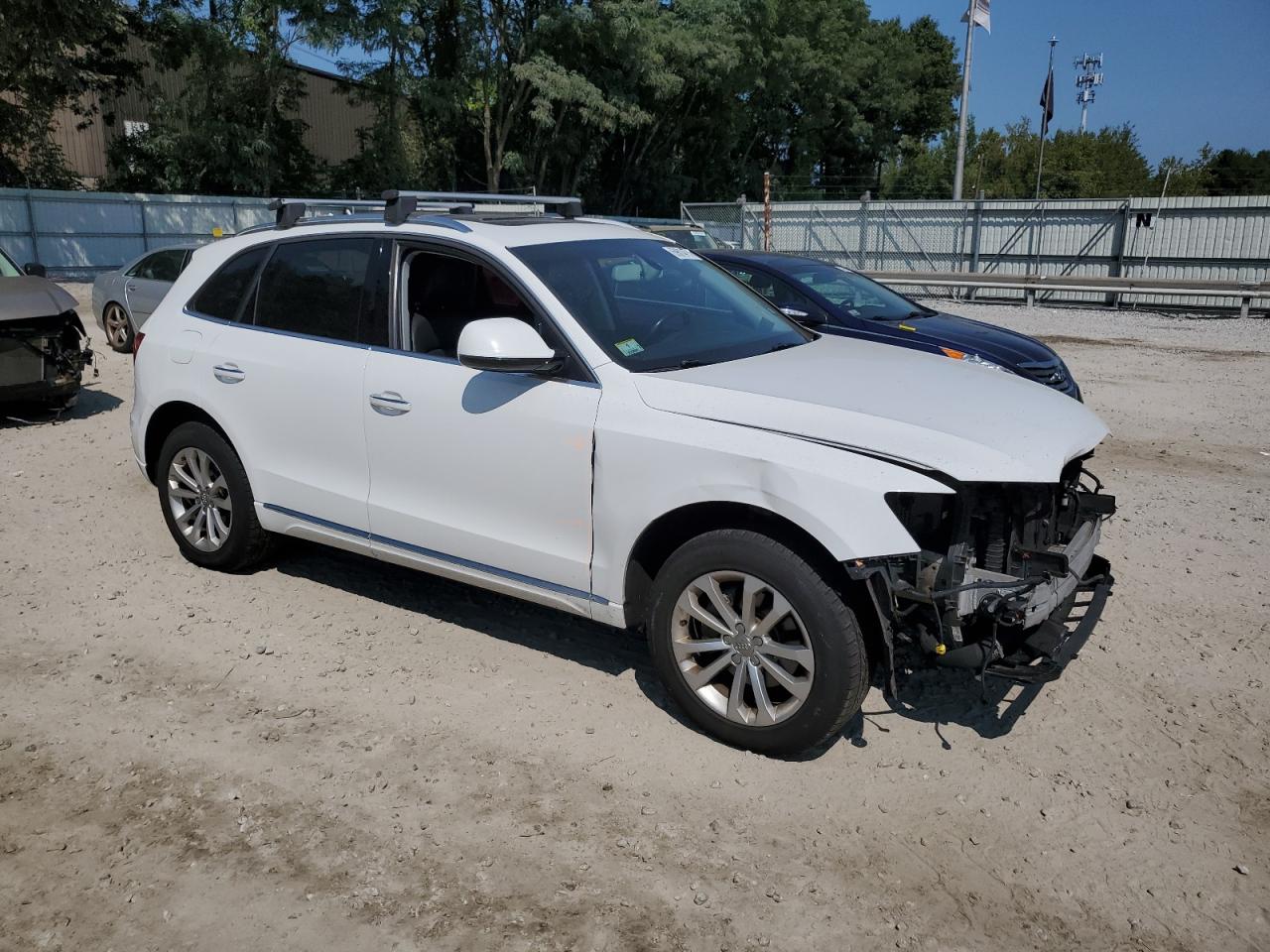 2016 Audi Q5 VIN WA1L2AFP7GA094698 Copart auction photo, front end / minor dent/scratches damage thumbnail 4