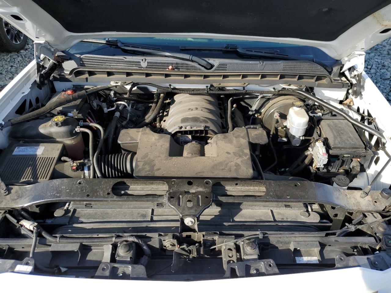 2018 Chevrolet Silverado VIN 3GCUKREC0JG607872 Copart auction photo, front end / minor dent/scratches damage thumbnail 11