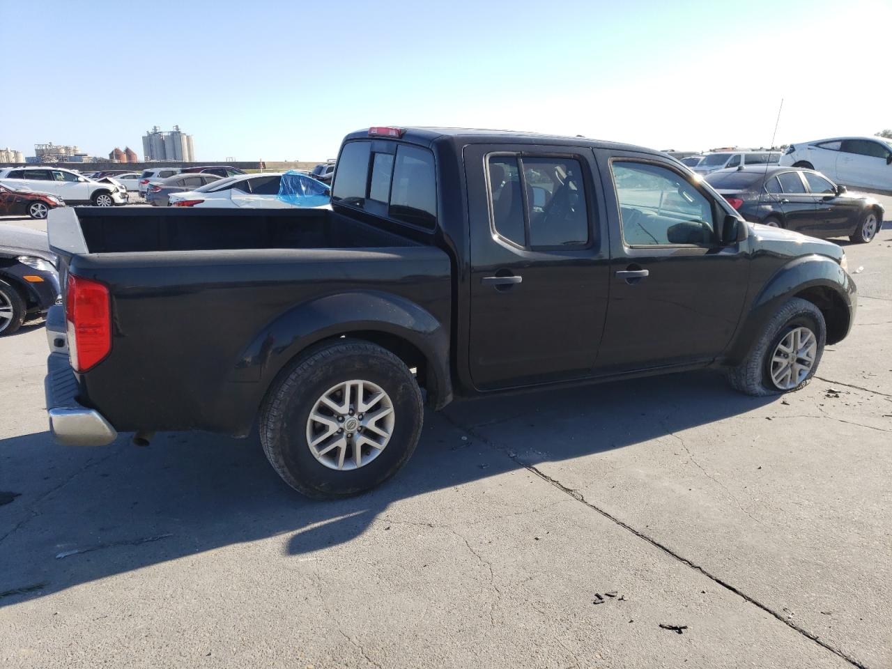 2017 Nissan Navara (Frontier) VIN 1N6AD0EV9HN709812 Copart auction photo, front end damage thumbnail 3