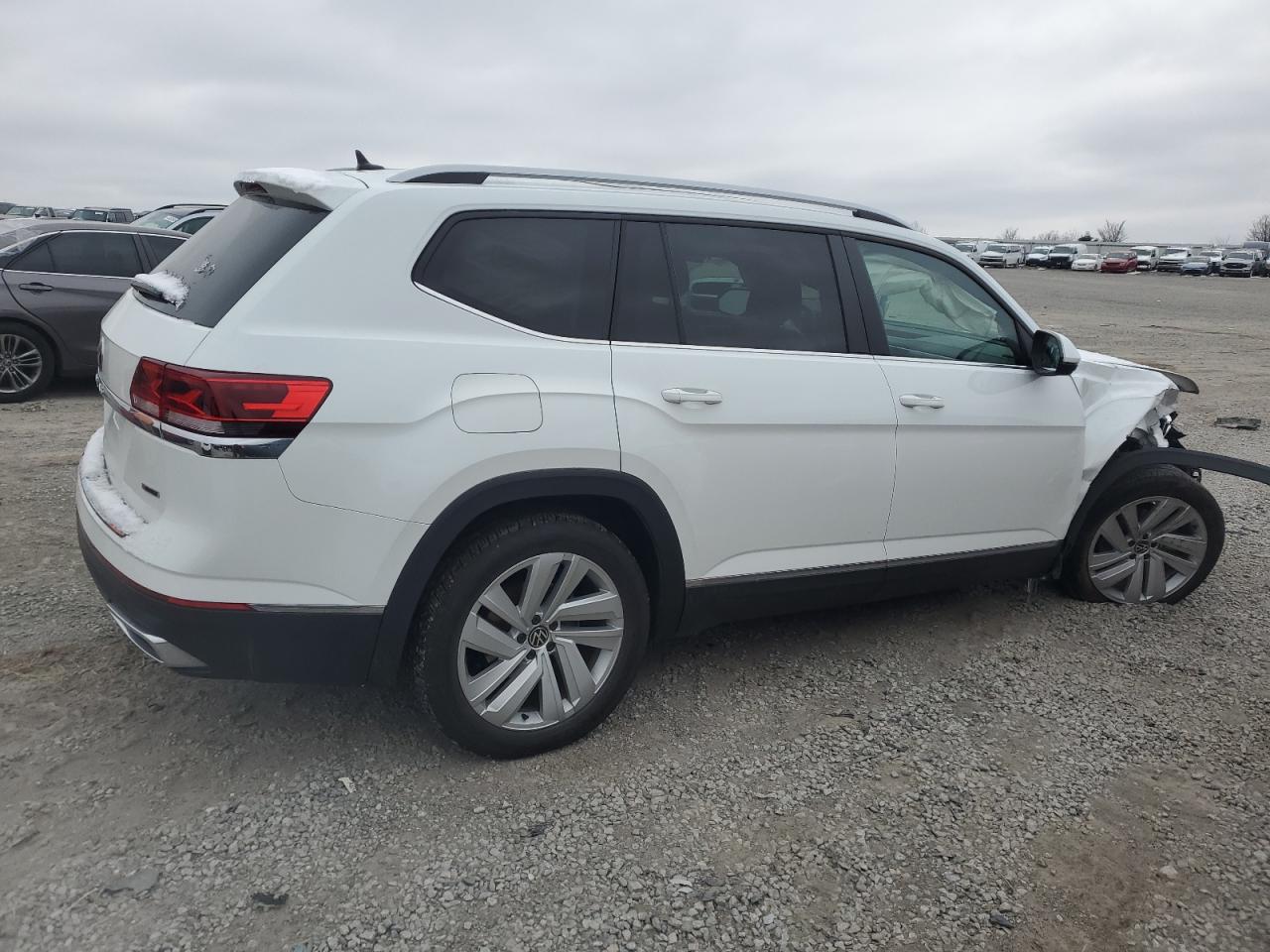 2021 Volkswagen Atlas VIN 1V2BR2CA2MC595550 Copart auction photo, front end / minor dent/scratches damage thumbnail 3