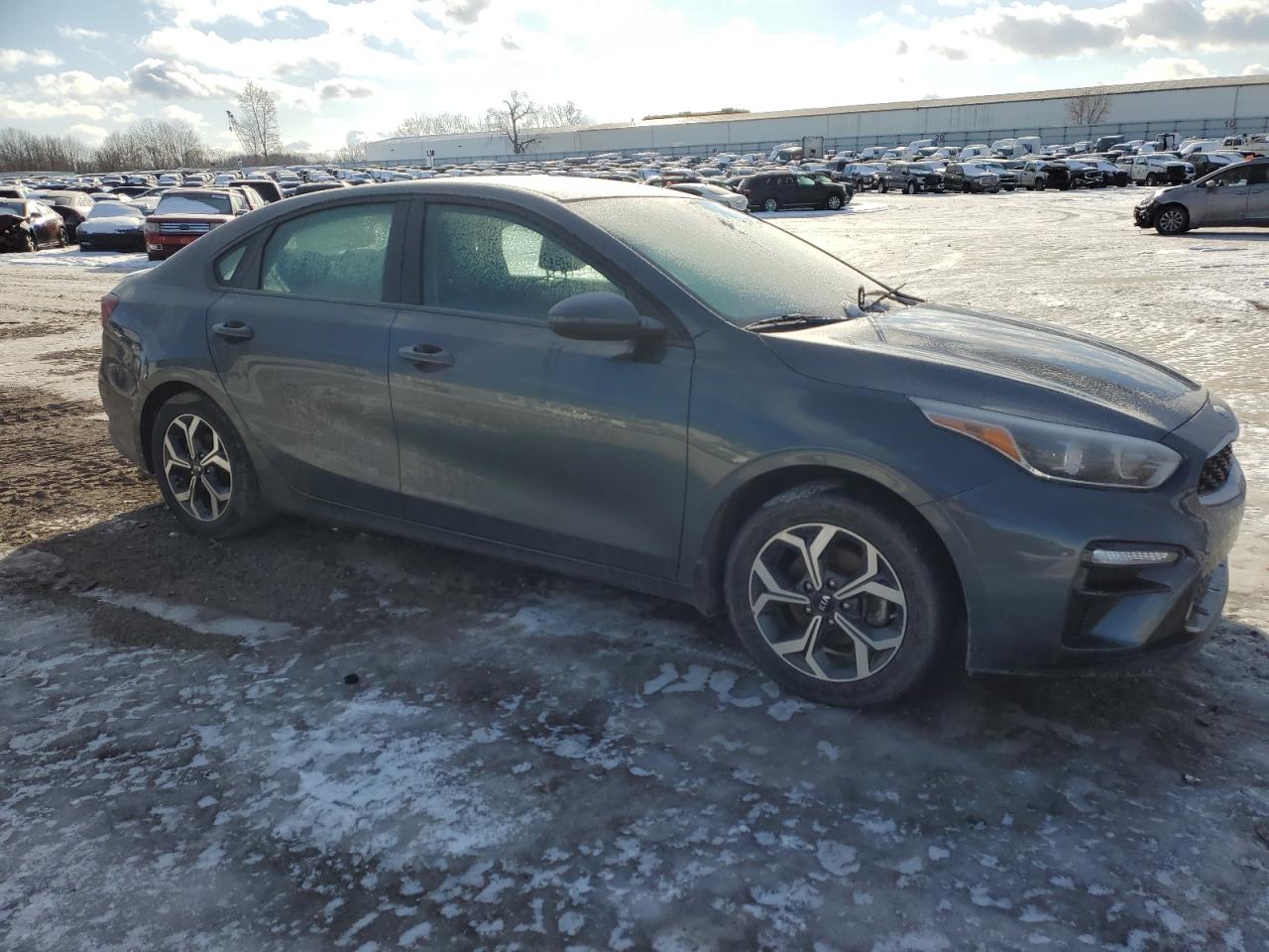 2020 KIA Forte VIN 3KPF24AD3LE182947 Copart auction photo, side / minor dent/scratches damage thumbnail 4
