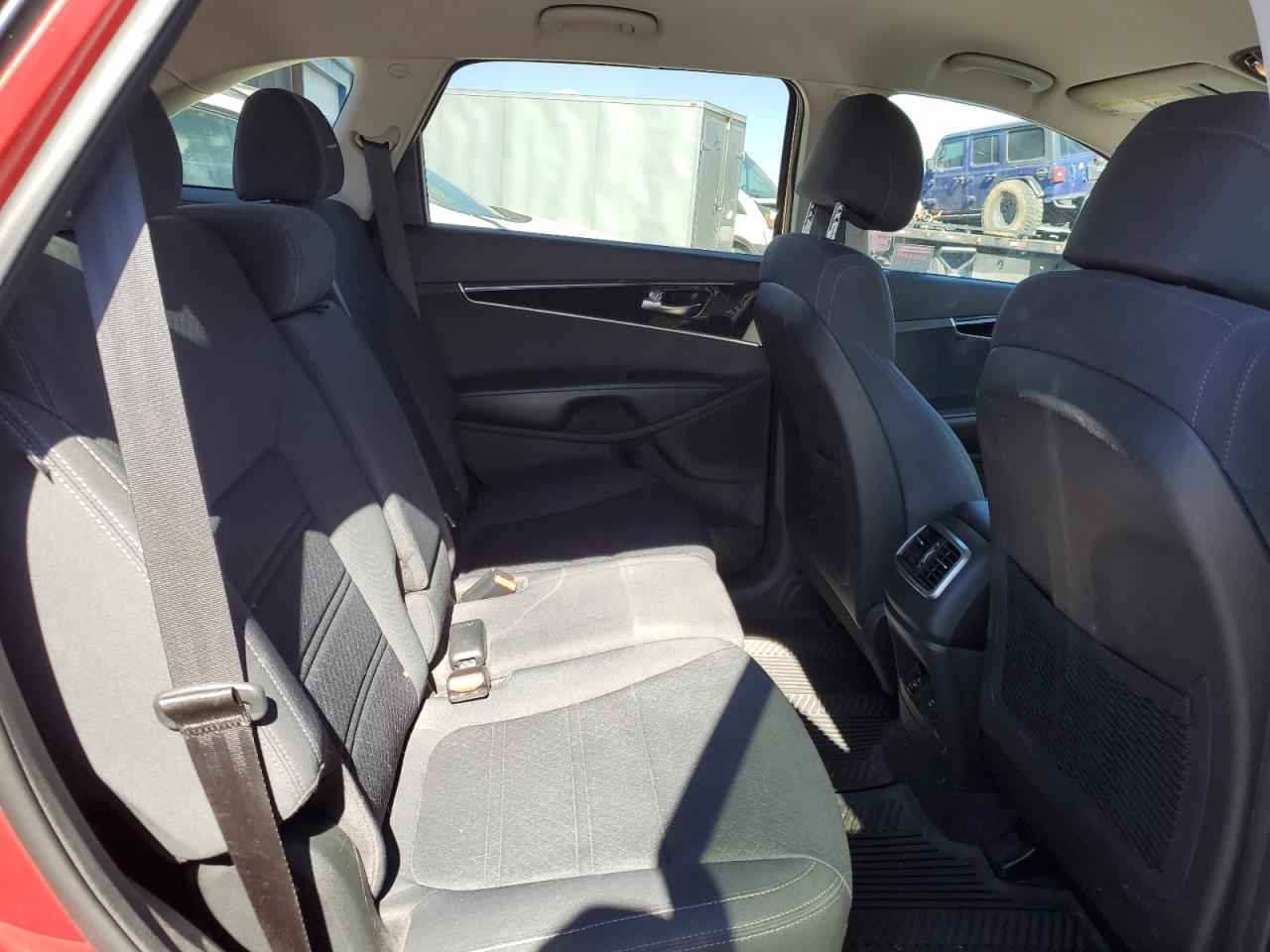 2017 KIA Sorento VIN 5XYPGDA32HG332277 Copart auction photo, front end / side damage thumbnail 10
