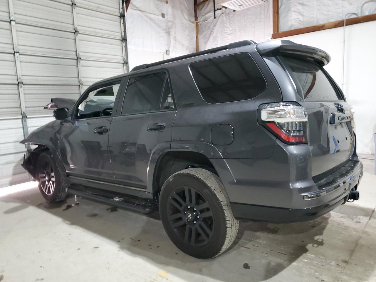 2021 Toyota 4Runner VIN JTEJU5JR0M5939480 Copart auction photo, front end damage thumbnail 2