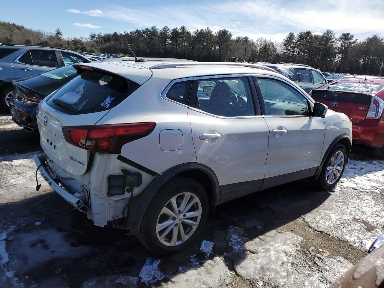 2017 Nissan Rogue VIN JN1BJ1CRXHW118350 Copart auction photo, rear end / minor dent/scratches damage thumbnail 3