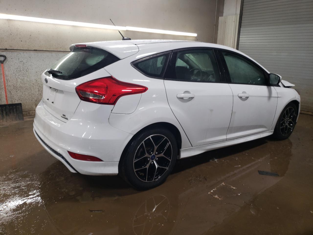 2016 Ford Focus VIN 1FADP3K26GL250886 Copart auction photo, front end damage thumbnail 3