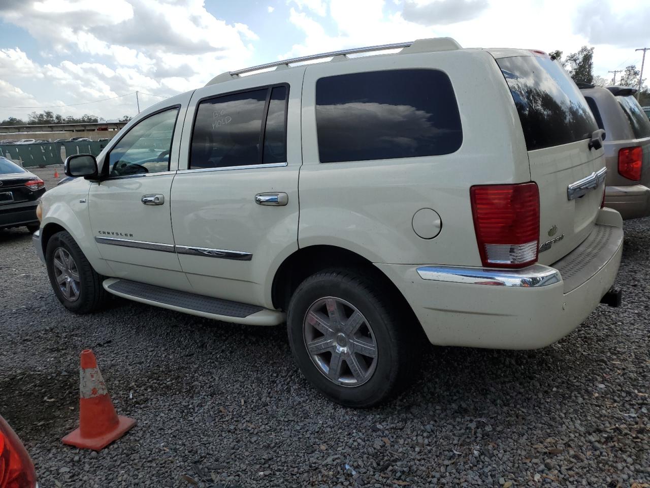 2008 Chrysler Aspen VIN 1A8HX58NX8F151425 Copart auction photo, water/flood damage thumbnail 2