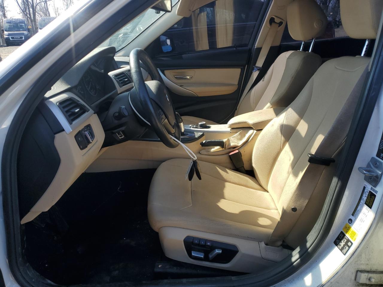 2018 BMW 3er VIN WBA8E5G55JNV03074 Copart auction photo, rear end / minor dent/scratches damage thumbnail 7