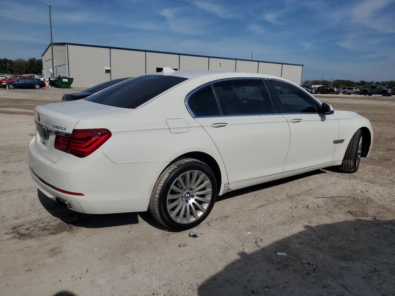 2013 BMW 7er VIN WBAYE4C58DD137041 Copart auction photo, side / rear end damage thumbnail 3