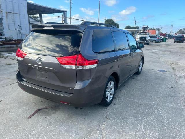 2011 Toyota Sienna VIN 5TDKK3DC2BS026091 Copart auction photo, minor dent/scratches / normal wear damage thumbnail 4