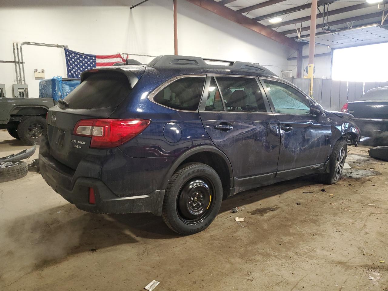 2018 Subaru Outback VIN 4S4BSENC6J3218295 Copart auction photo, front end / side damage thumbnail 3