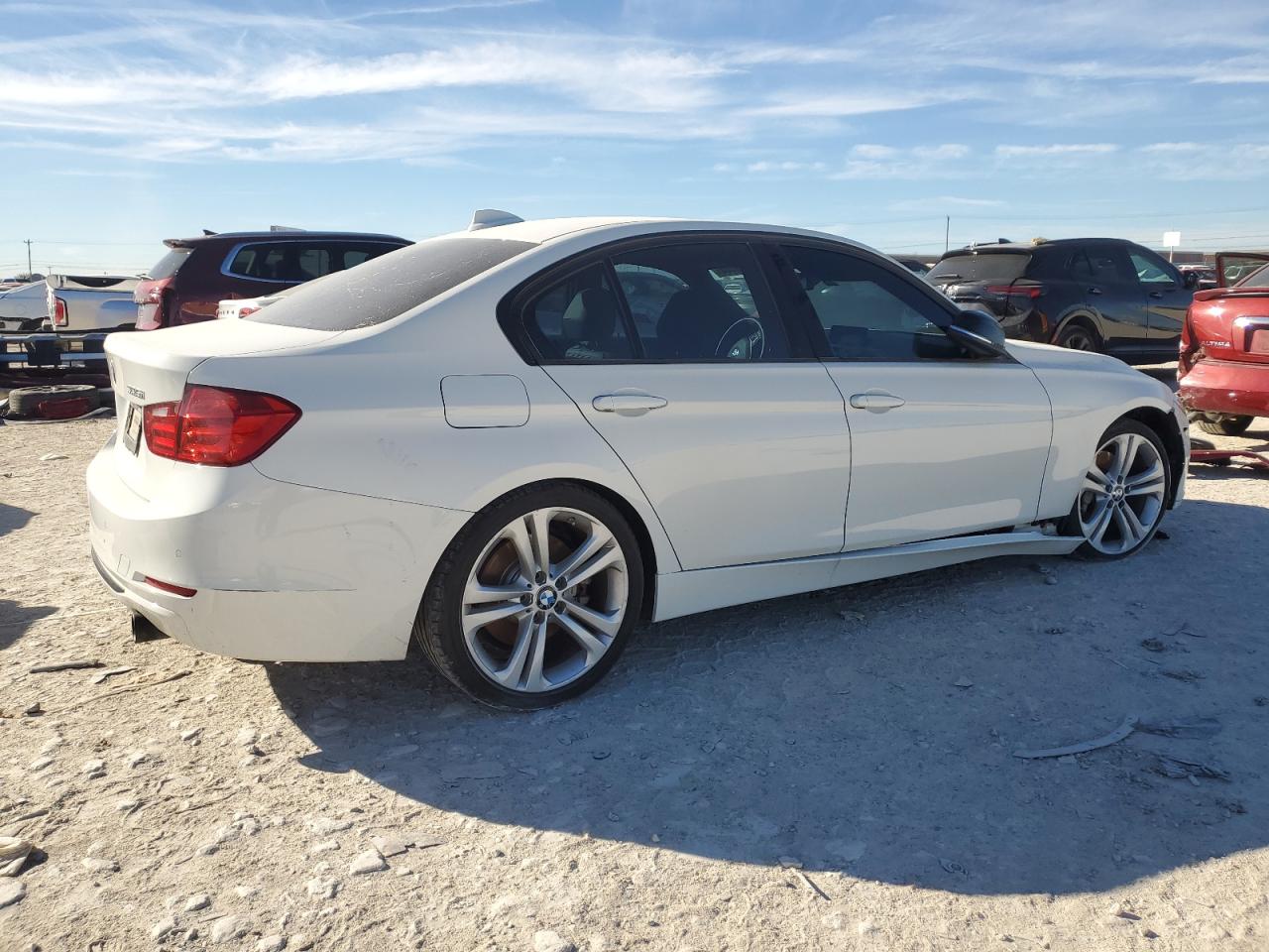 2014 BMW 3er VIN WBA3A9G5XENS65385 Copart auction photo, front end / minor dent/scratches damage thumbnail 3