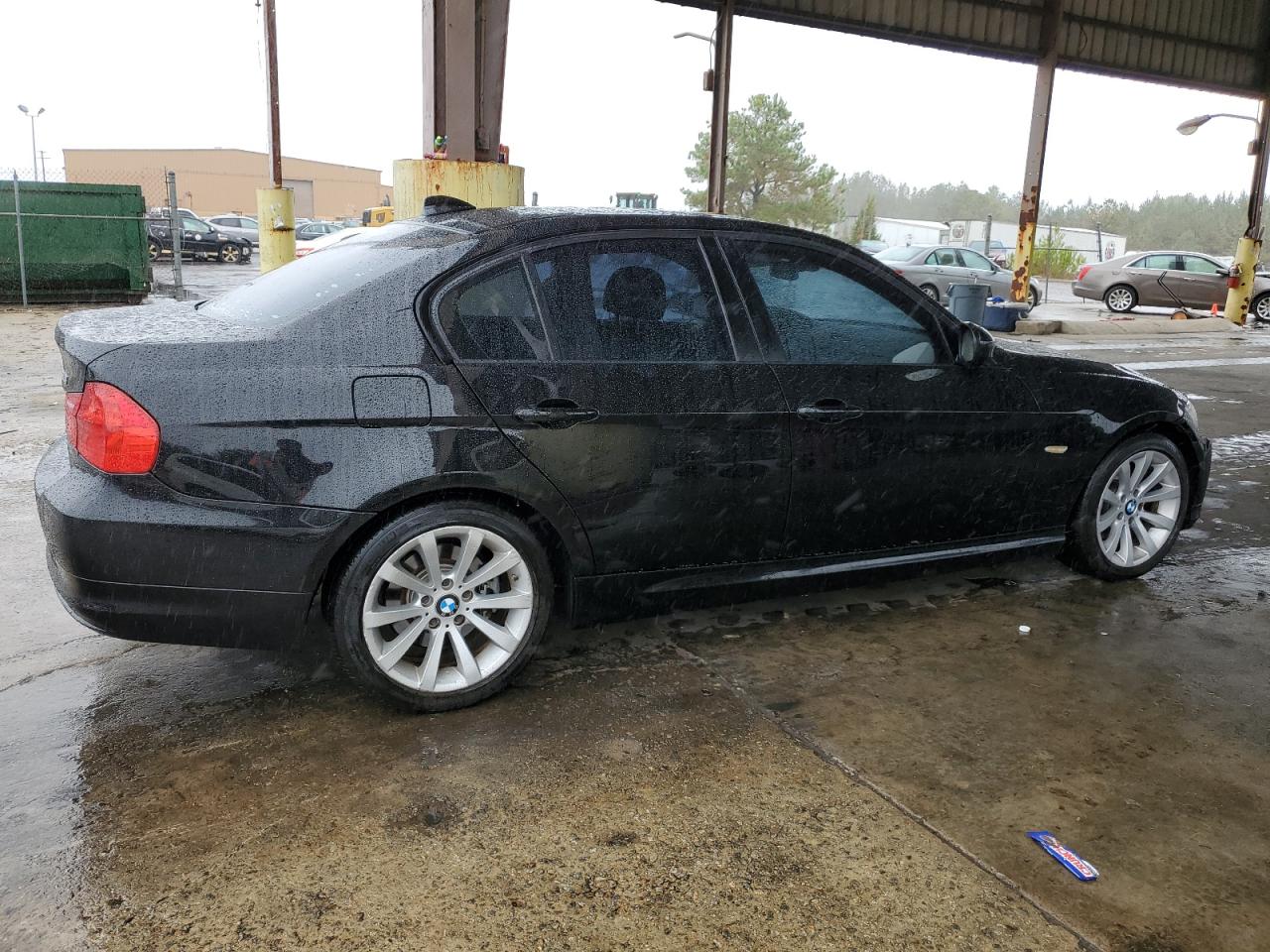2011 BMW 3er VIN WBAPH7G59BNN02431 Copart auction photo, front end damage thumbnail 3
