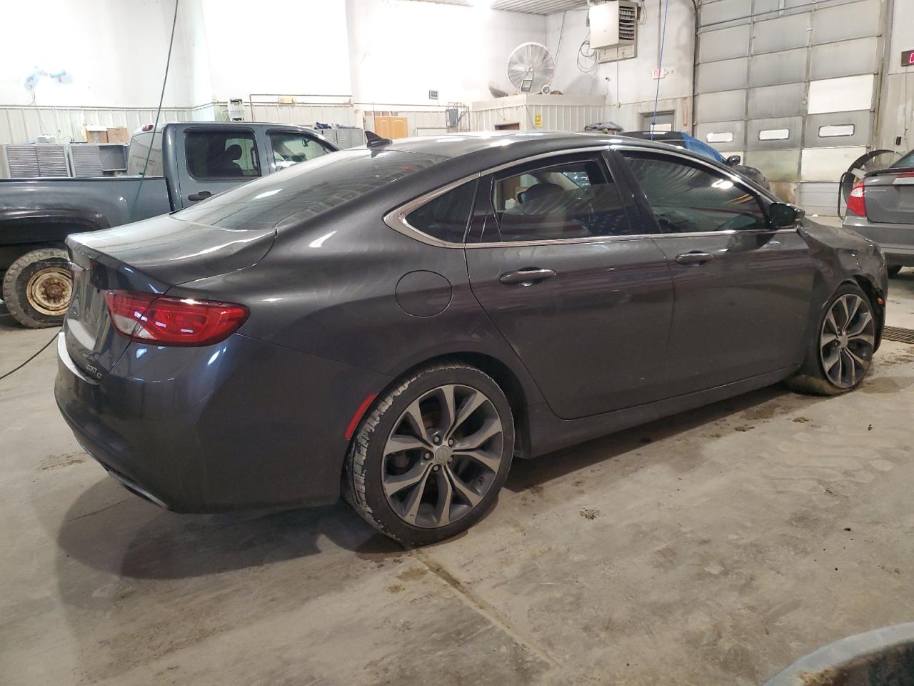 2015 Chrysler 200 VIN 1C3CCCEG5FN553805 Copart auction photo, front end / minor dent/scratches damage thumbnail 3