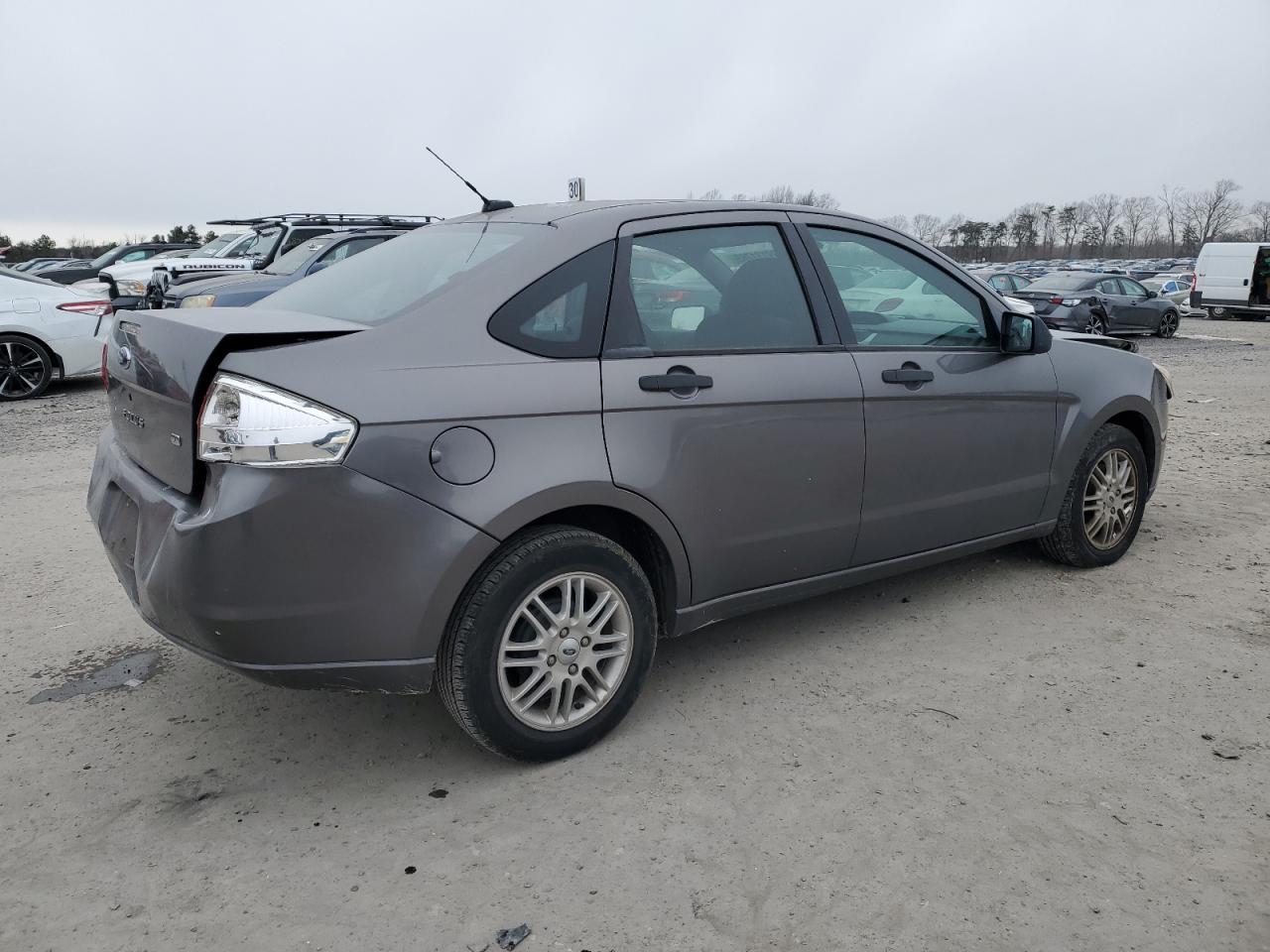 2009 Ford Focus VIN 1FAHP35N59W266621 Copart auction photo, front end / rear end damage thumbnail 3