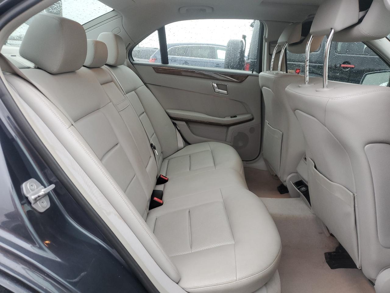 2010 Mercedes-Benz E-klasse VIN WDDHF8HB3AA257452 Copart auction photo, rear end damage thumbnail 10