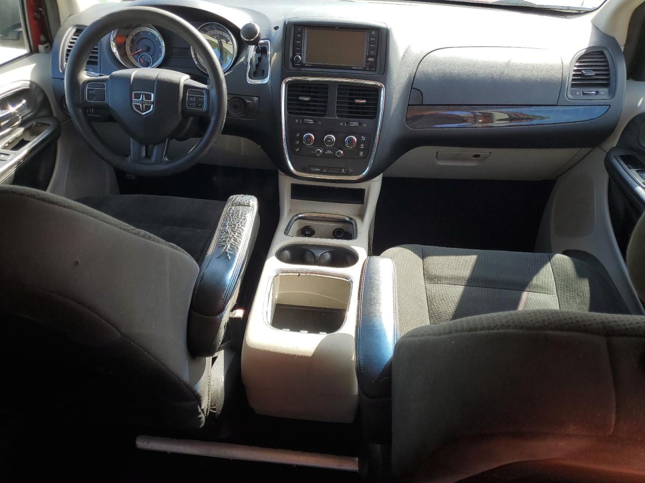 2015 Dodge Caravan VIN 2C4RDGCG4FR701281 Copart auction photo, front end / minor dent/scratches damage thumbnail 8