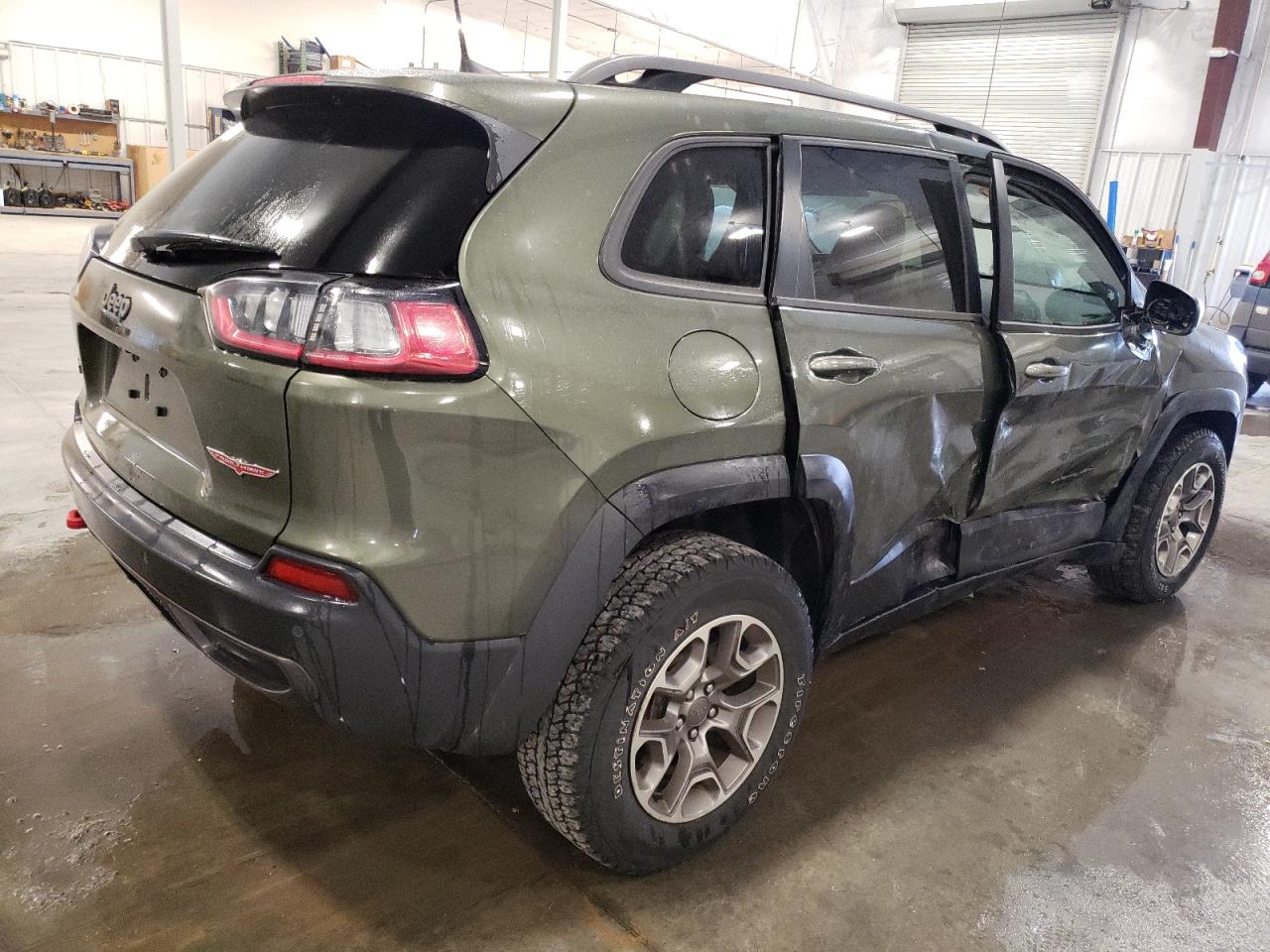 2020 Jeep Cherokee VIN 1C4PJMBX7LD632908 Copart auction photo, side / front end damage thumbnail 3