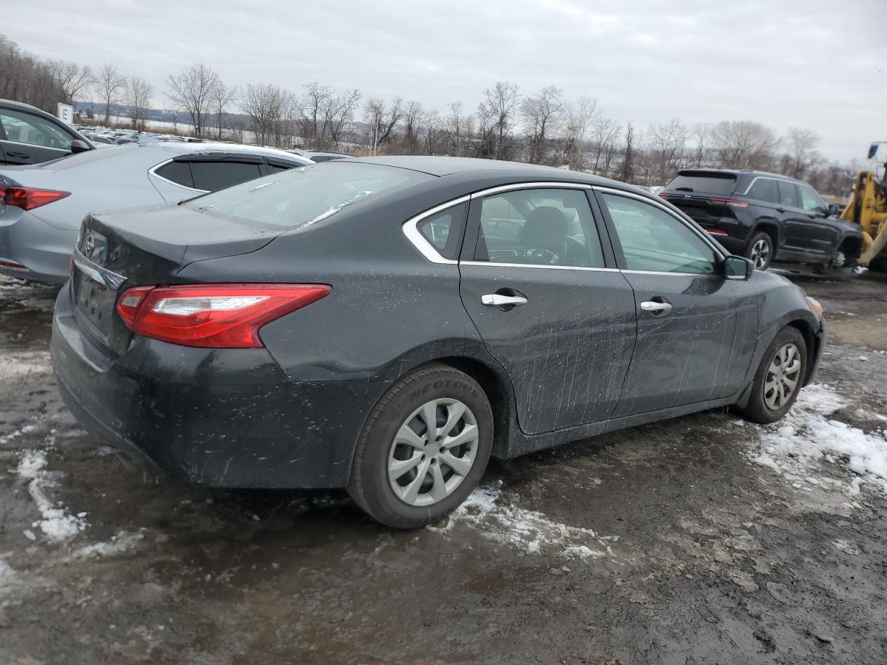 2018 Nissan Altima VIN 1N4AL3AP8JC257017 Copart auction photo, front end damage thumbnail 3