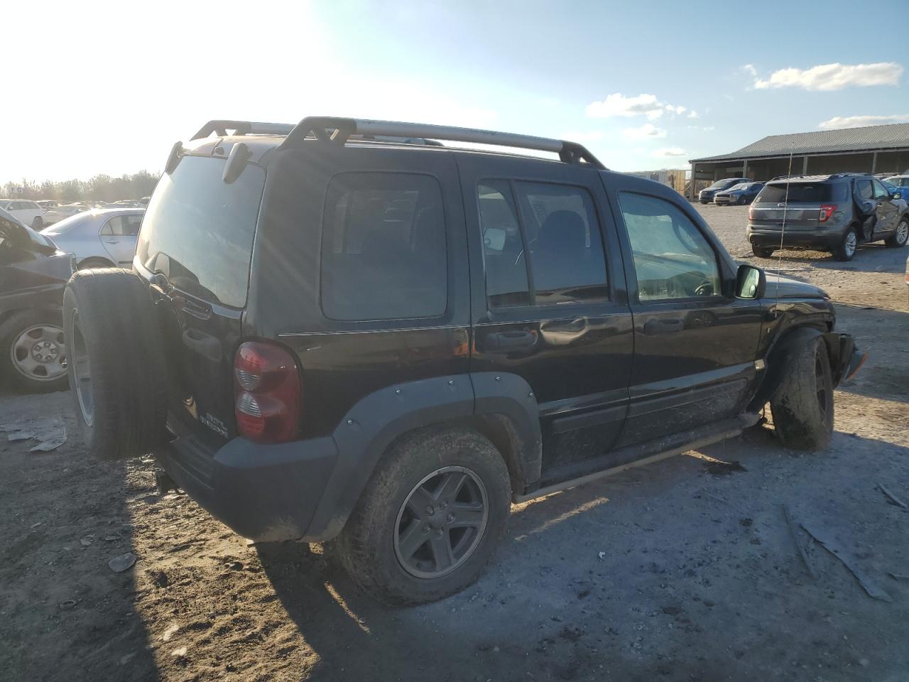 2005 Jeep Liberty (North America) VIN 1J4GL38K15W538914 Copart auction photo, front end / undercarriage damage thumbnail 3