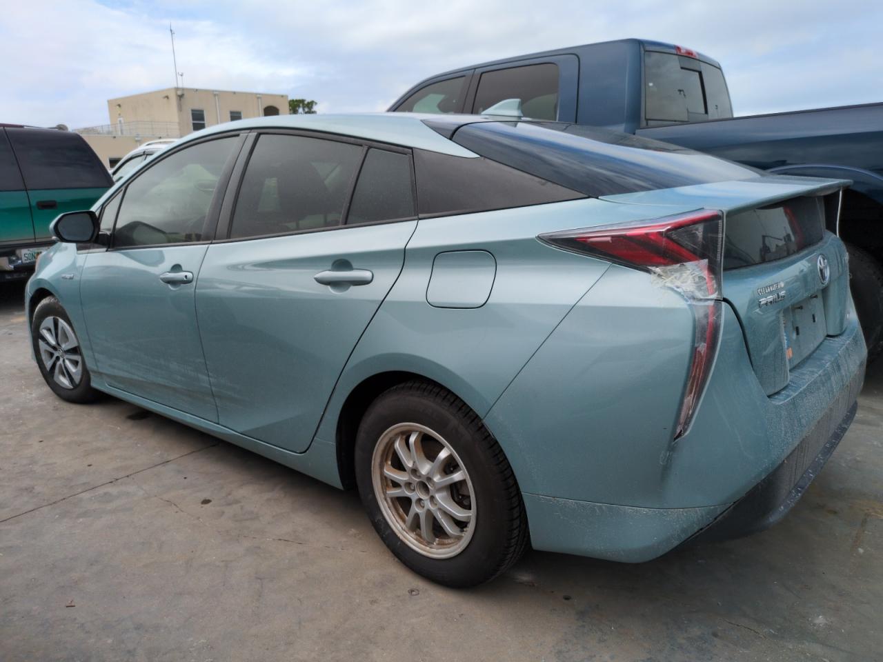 2017 Toyota Prius VIN JTDKARFU8H3029762 Copart auction photo, water/flood damage thumbnail 2