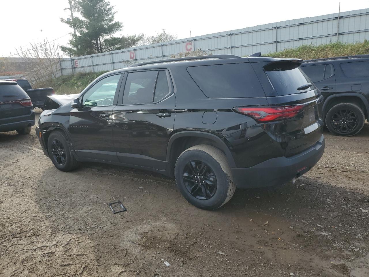 2022 Chevrolet Traverse VIN 1GNEVGKW9NJ109843 Copart auction photo, front end / side damage thumbnail 2