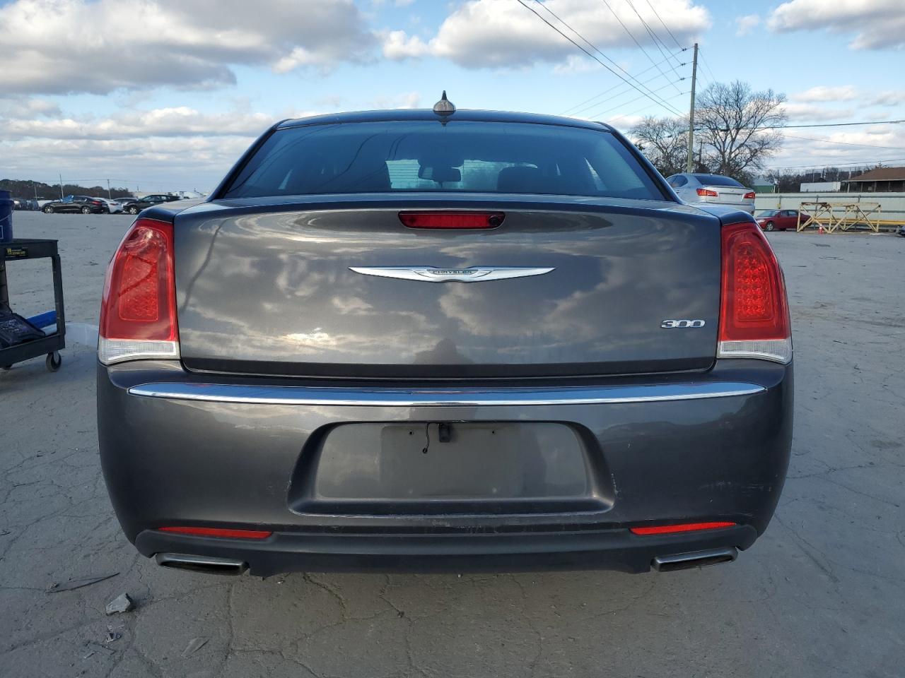 2015 Chrysler 300 VIN 2C3CCAAG8FH899172 Copart auction photo, side damage thumbnail 6