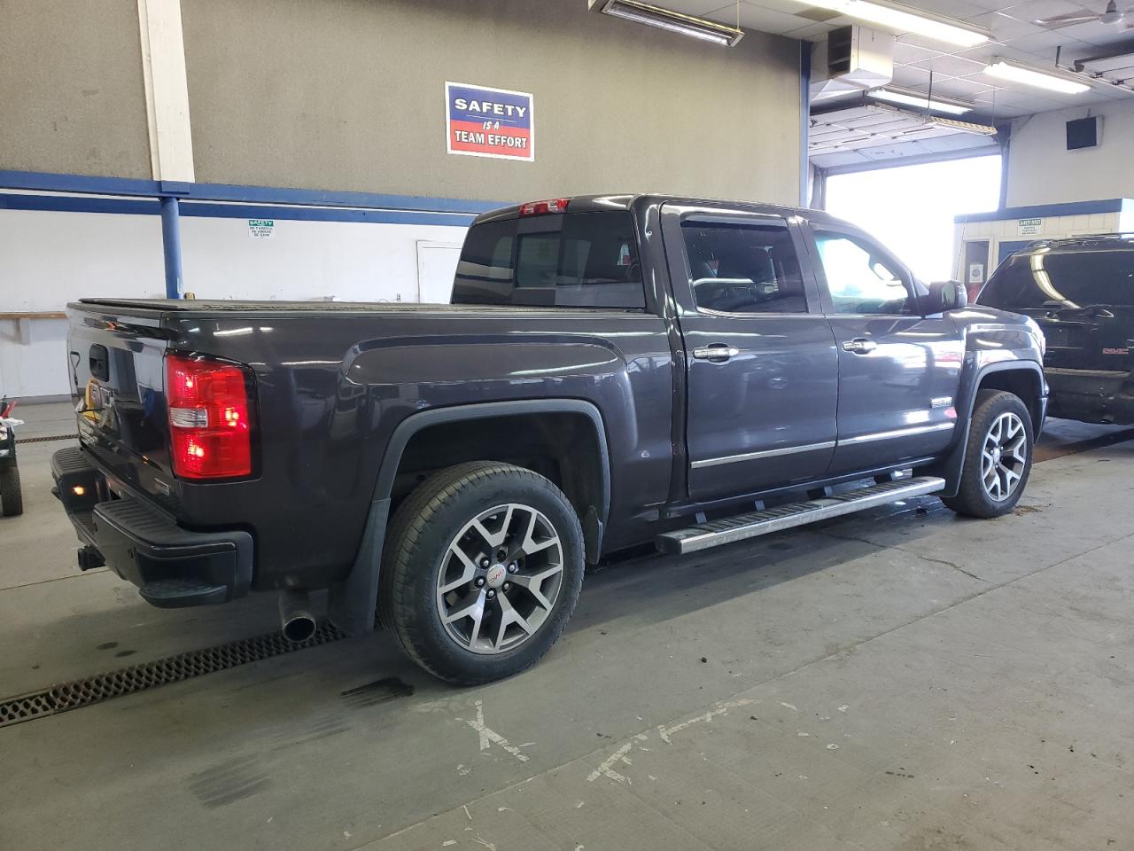 2014 GMC Sierra VIN 3GTU2VEC1EG556428 Copart auction photo, mechanical / undercarriage damage thumbnail 3