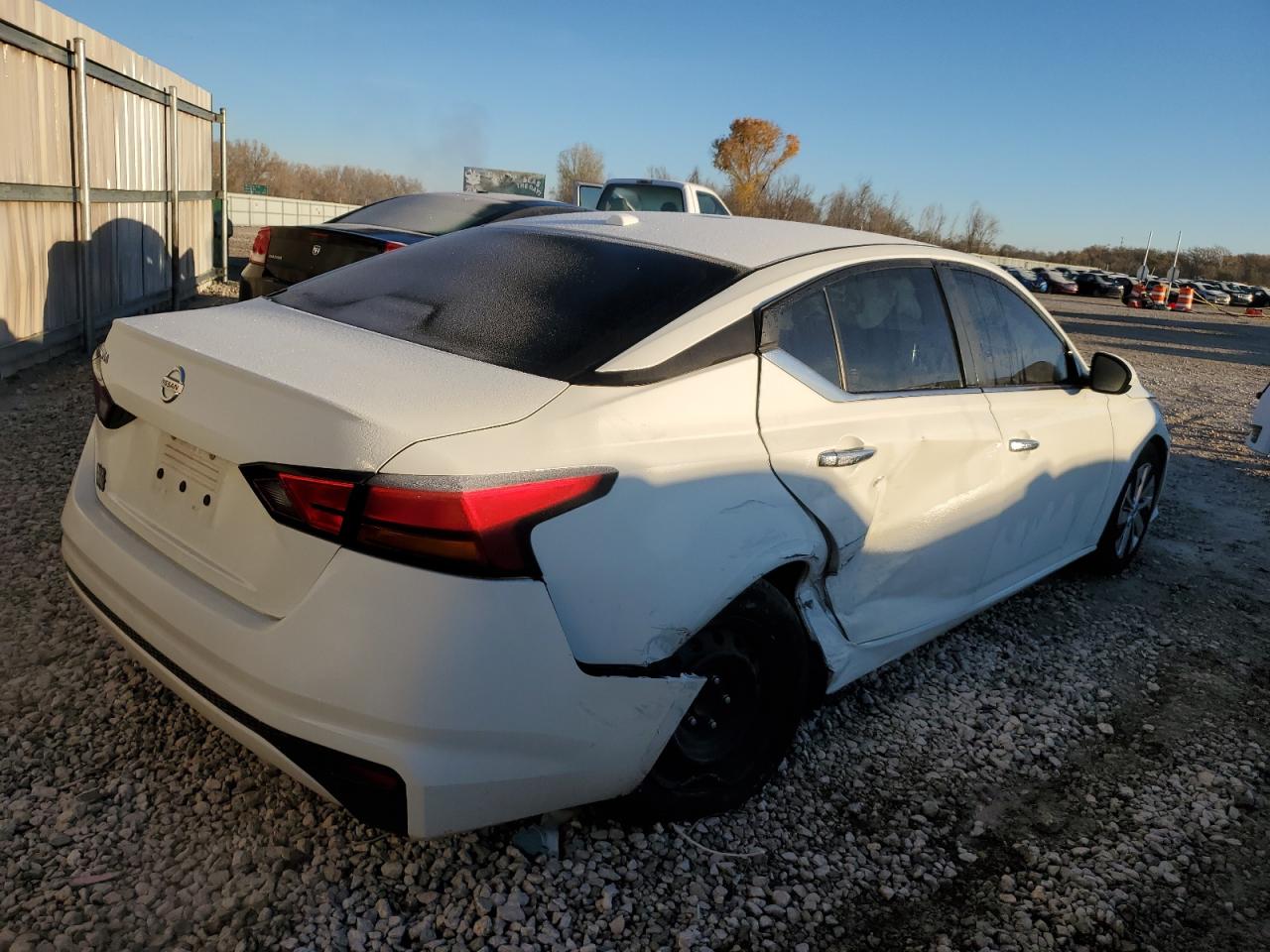 2019 Nissan Altima VIN 1N4BL4BV6KC221447 Copart auction photo, side damage thumbnail 3
