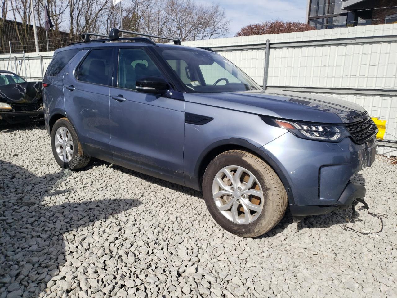 2019 Land Rover Discovery VIN SALRG2RV8K2413779 Copart auction photo, front end / minor dent/scratches damage thumbnail 4