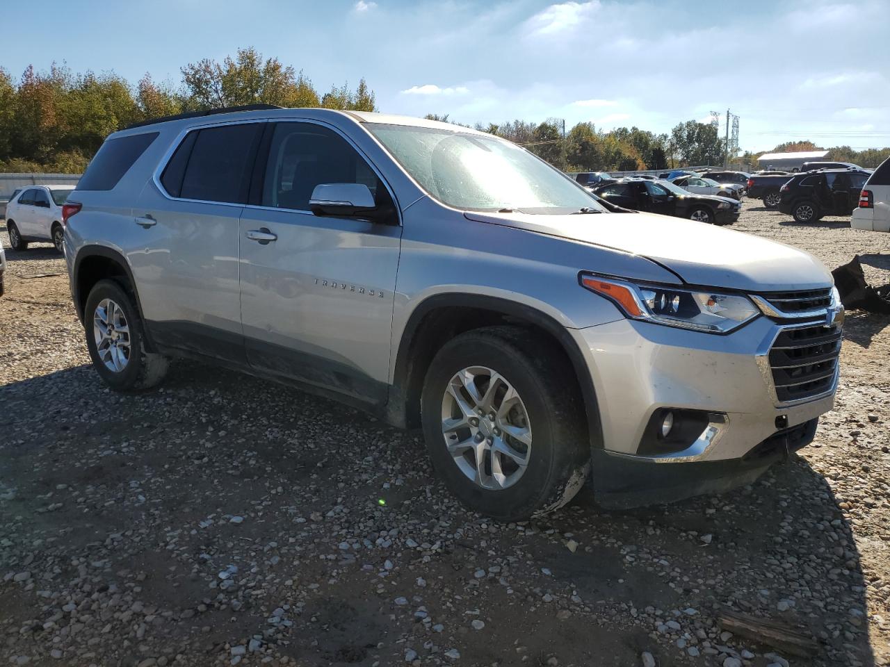 2021 Chevrolet Traverse VIN 1GNEVGKW7MJ235021 Copart auction photo, front end damage thumbnail 4