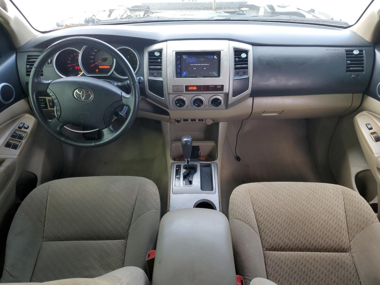2011 Toyota Tacoma VIN 3TMJU4GN4BM111720 Copart auction photo, front end damage thumbnail 8