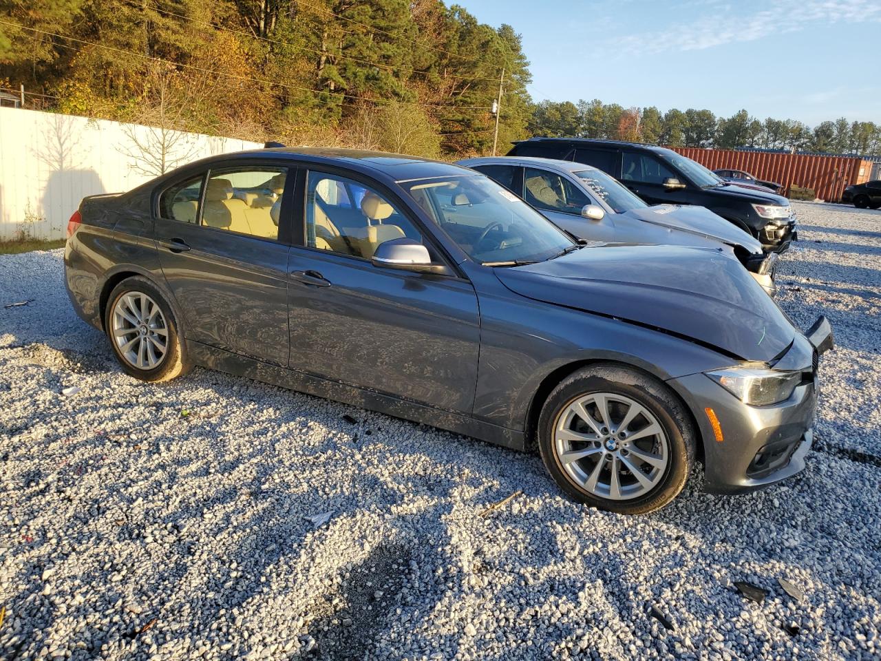 2017 BMW 3er VIN WBA8E1G37HNU18898 Copart auction photo, front end / mechanical damage thumbnail 4