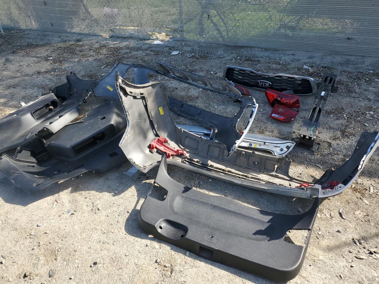2019 KIA Sorento VIN 5XYPG4A37KG586607 Copart auction photo, front end / rear end damage thumbnail 15