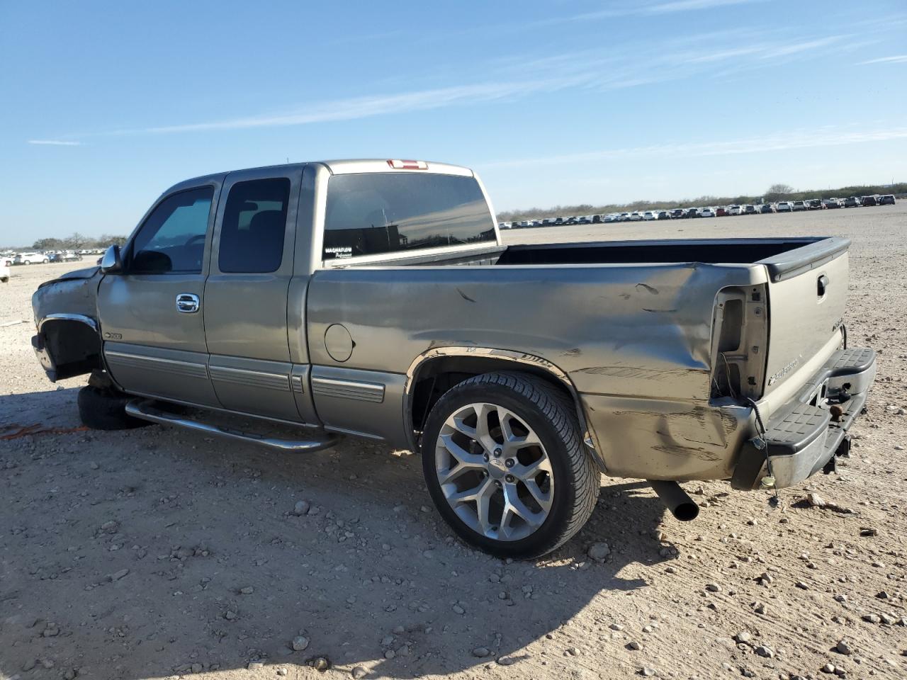 2002 Chevrolet Silverado VIN 2GCEC19V421411944 Copart auction photo, front end / rear end damage thumbnail 2
