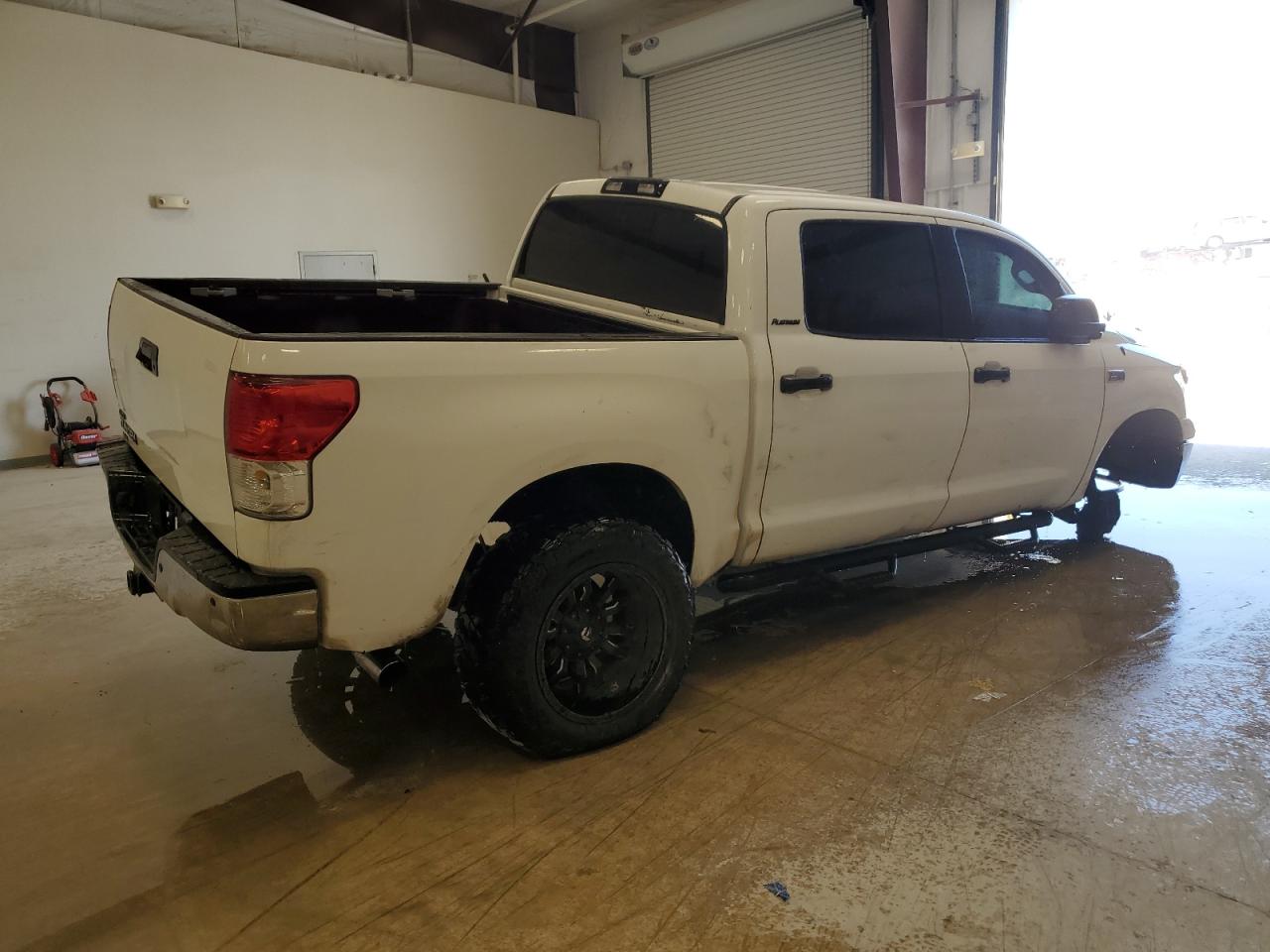 2013 Toyota Tundra VIN 5TFFY5F12DX142041 Copart auction photo, undercarriage / rear end damage thumbnail 3
