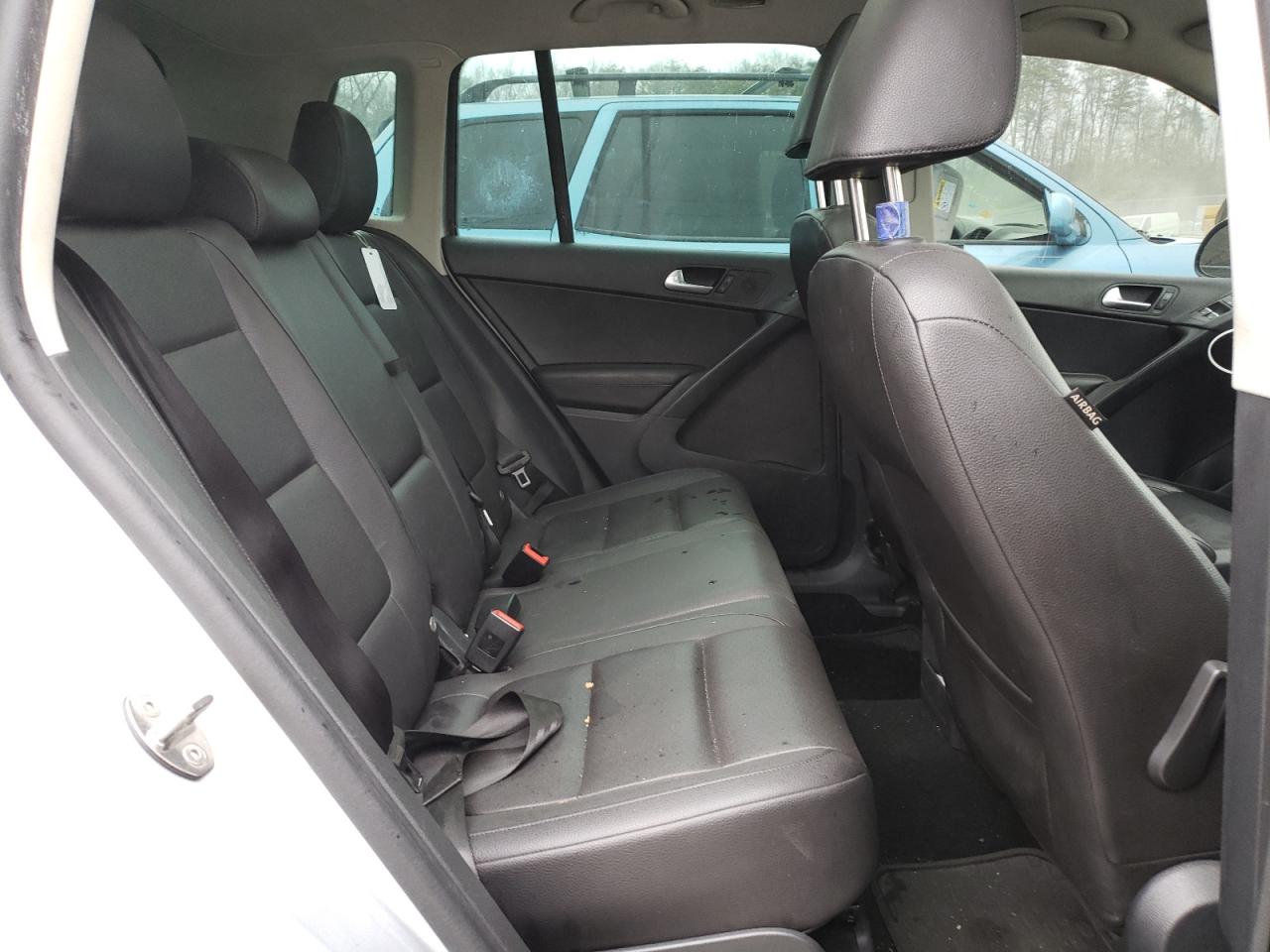 2016 Volkswagen Tiguan VIN WVGBV7AX2GW607339 Copart auction photo, front end damage thumbnail 11