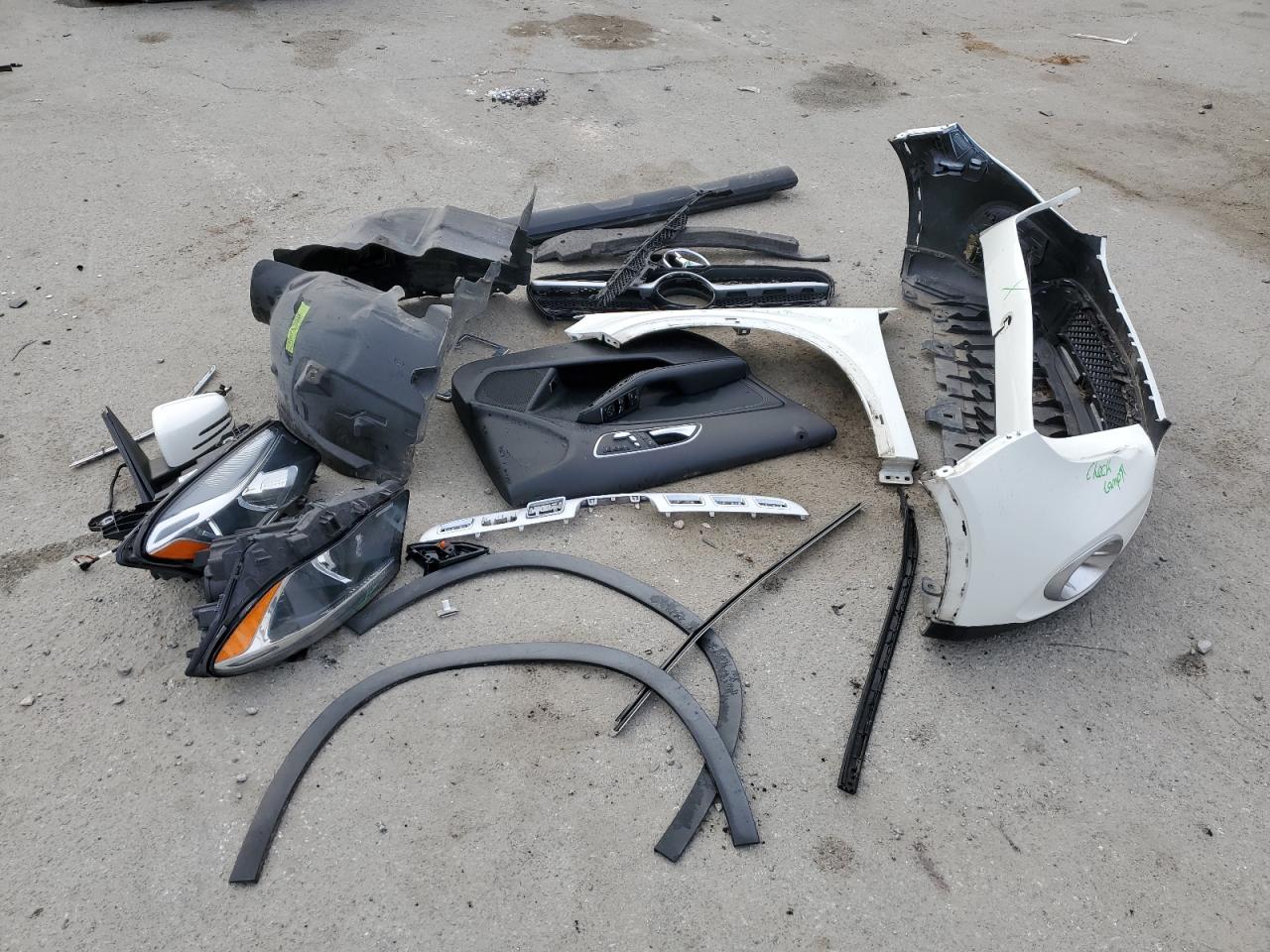 2018 Mercedes-Benz GLA-klasse VIN WDCTG4EB2JJ431648 Copart auction photo, front end damage thumbnail 15