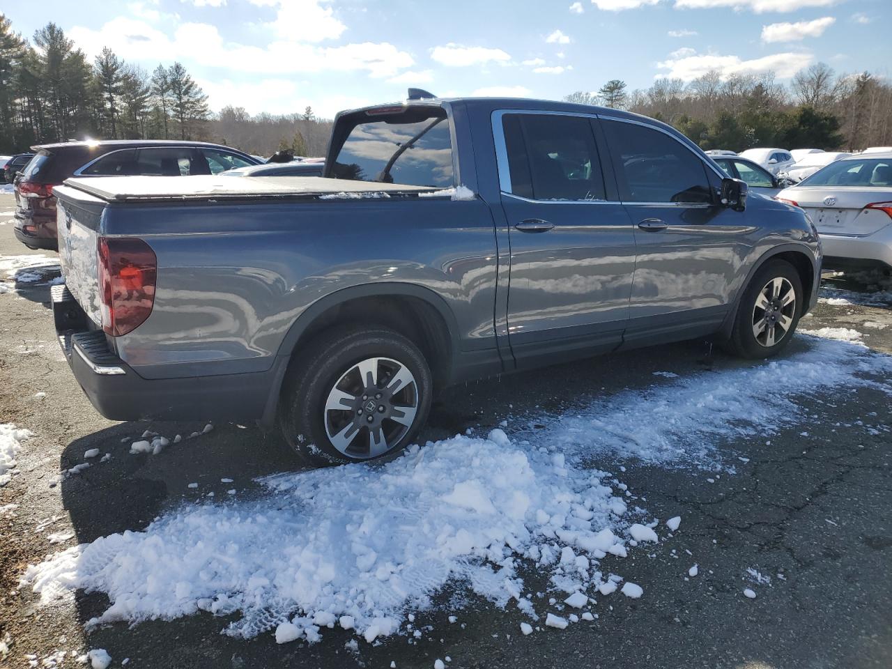 2017 Honda Ridgeline VIN 5FPYK3F68HB020947 Copart auction photo, side / minor dent/scratches damage thumbnail 3