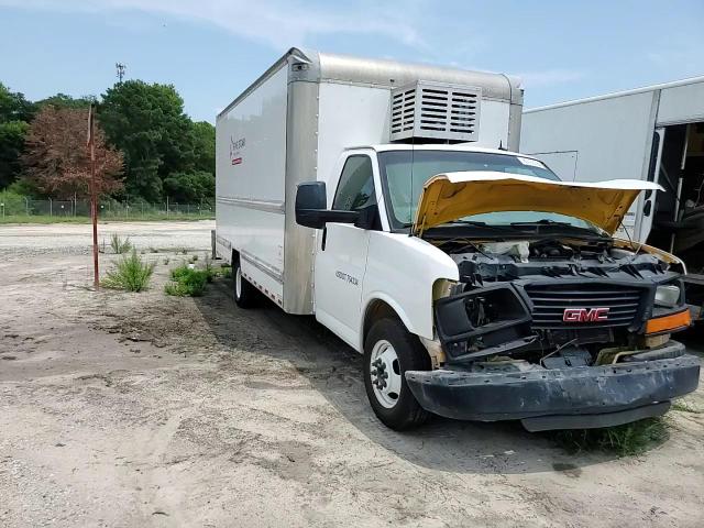 2015 GMC Savana VIN 1GD374CG0F1167434 Copart auction photo, front end damage thumbnail 10
