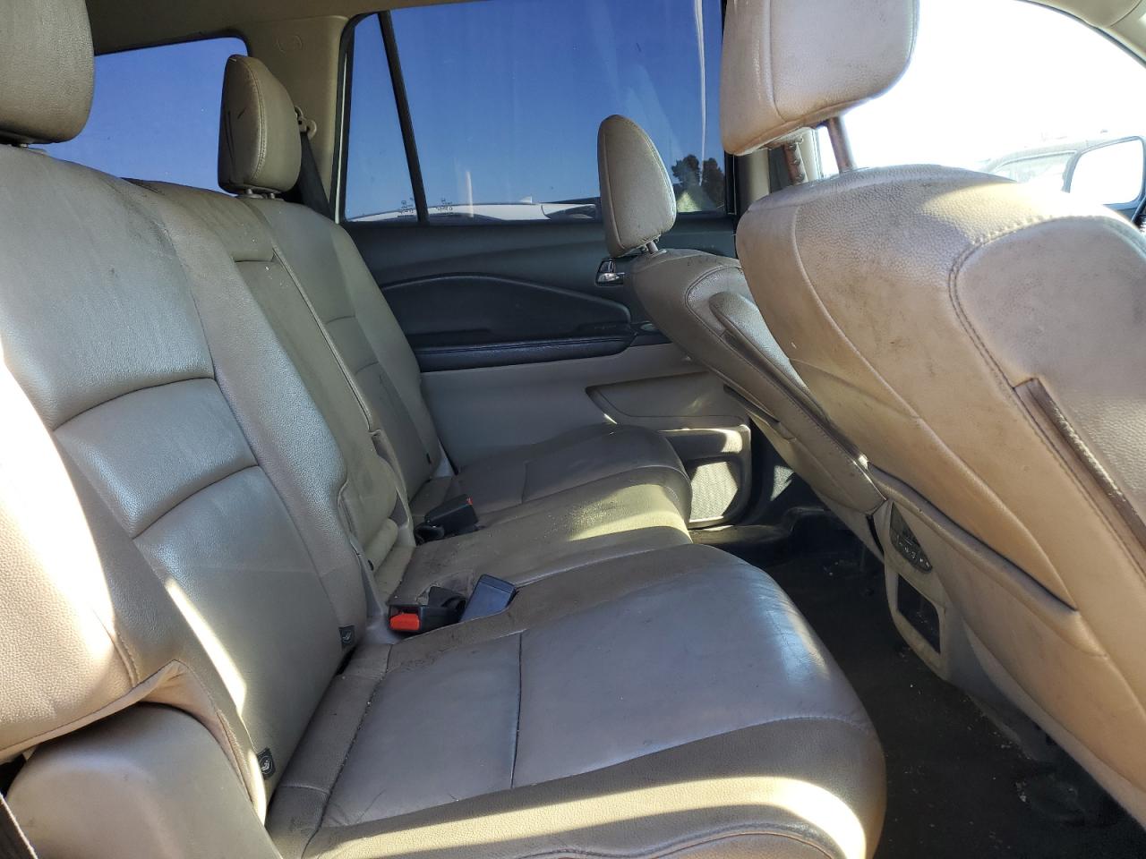 2016 Honda Pilot VIN 5FNYF5H57GB015556 Copart auction photo, vandalism damage thumbnail 11