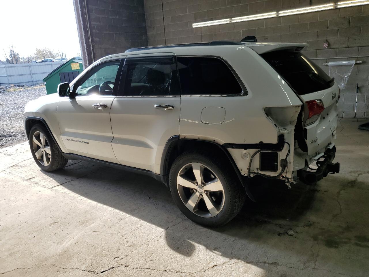2015 Jeep Grand Cherokee VIN 1C4RJFBG7FC717939 Copart auction photo, rear end damage thumbnail 2