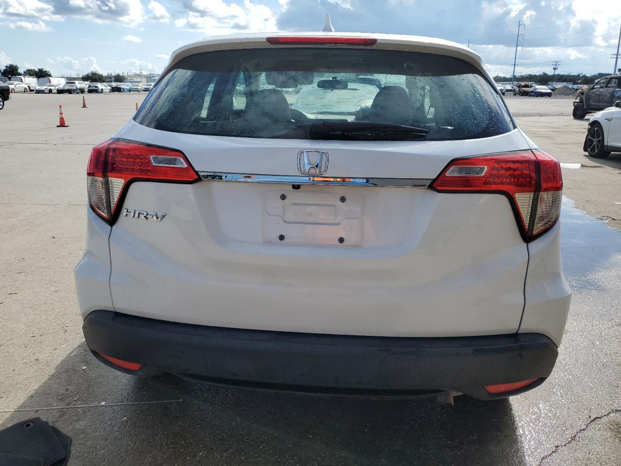 2021 Honda HR-V VIN 3CZRU5H33MM713074 Copart auction photo, front end / minor dent/scratches damage thumbnail 6