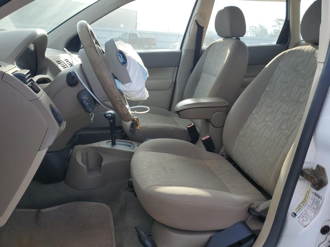 2005 Ford Focus VIN 1FAFP36N95W125969 Copart auction photo, front end / minor dent/scratches damage thumbnail 7